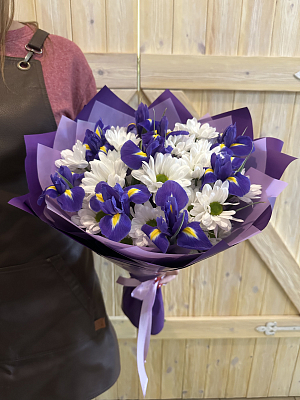 Букет "Ирисный вихрь"