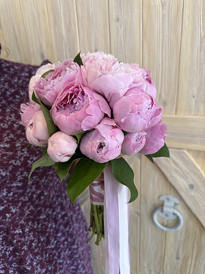 Букет невесты из розовых пионов