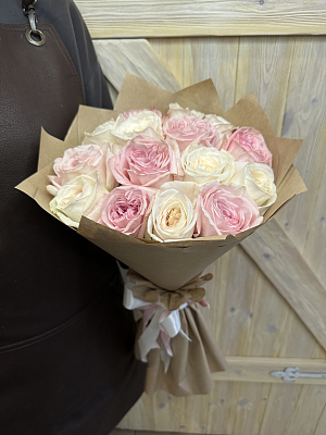 Букет из пионовидных роз "Зефирка"